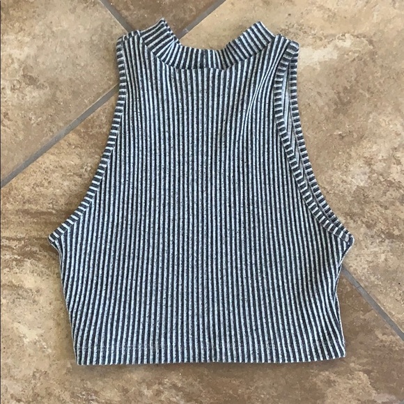 Grey striped crop top - Picture 4 of 6